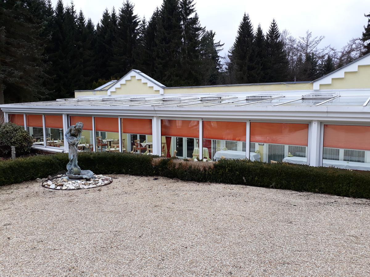 Hotel Quellenpark Bad Elster Bagian luar foto