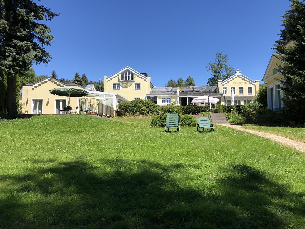 Hotel Quellenpark Bad Elster Bagian luar foto